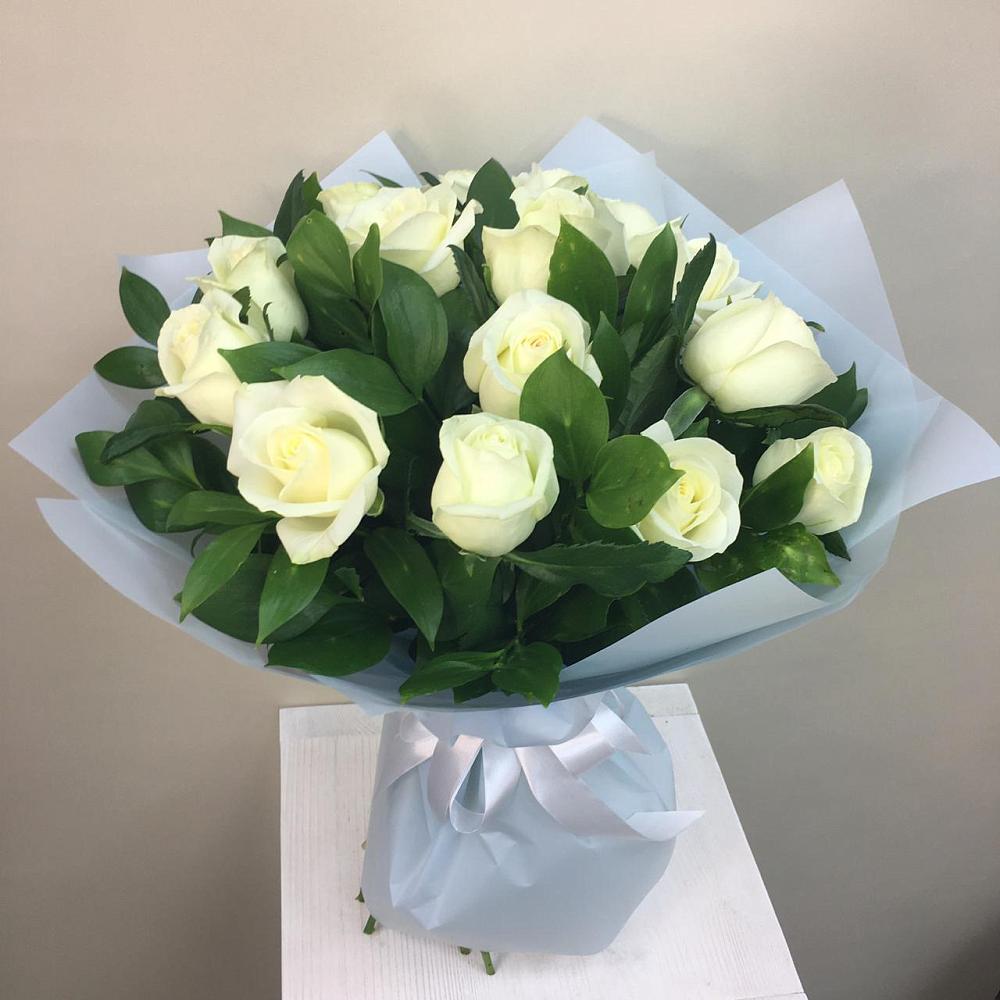 Букет 15 Белых роз Проуд в Дубовке Тульская область