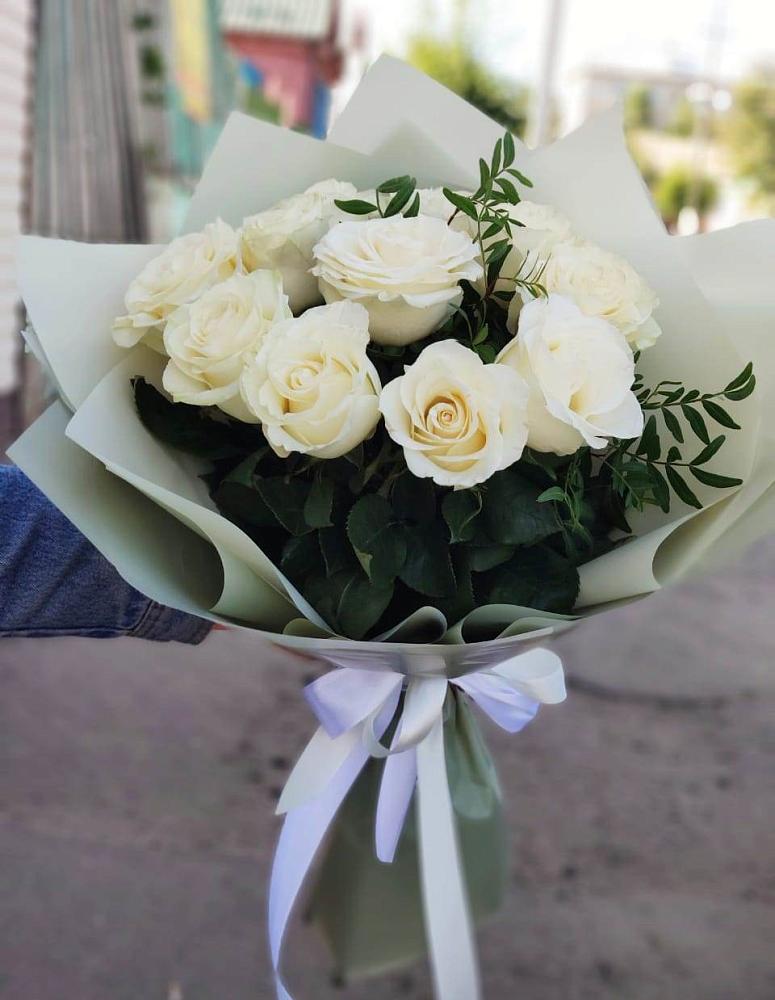 Букет Белые розы Проуд в Дубовке Тульская область
