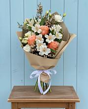 Букет цветов из:  Альстромерии, Лизиантусы, Розы и Хризантемы в Дубовке Тульская область