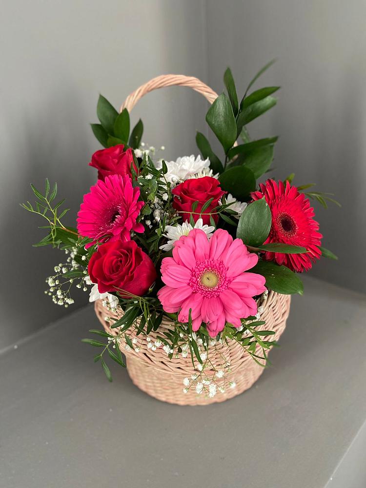 Цветочная композиция из Розы, Хризантемы и Герберы в корзине в Дубовке Тульская область