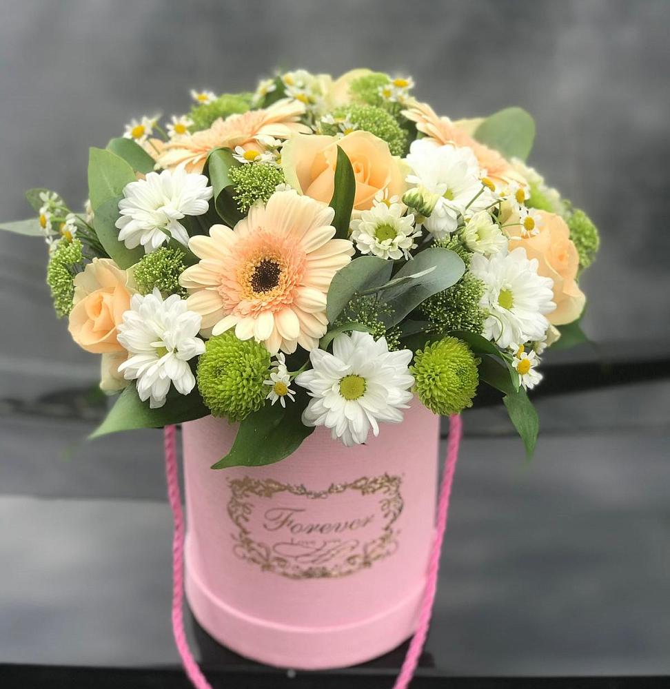 Цветочная композиция из Розы, Герберы и Хризантемы в шляпной коробке в Дубовке Тульская область