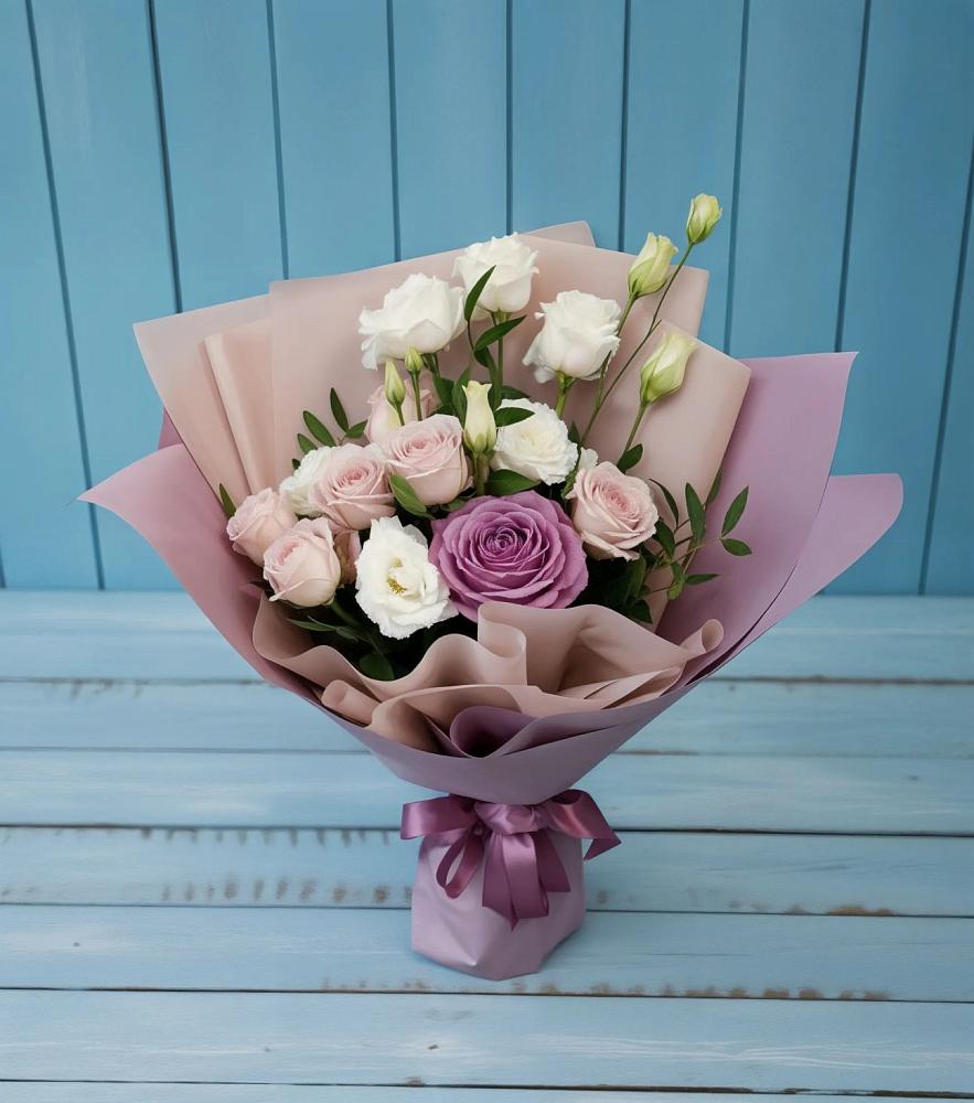 Букет цветов из: Розы и Лизиантусы в Дубовке Тульская область